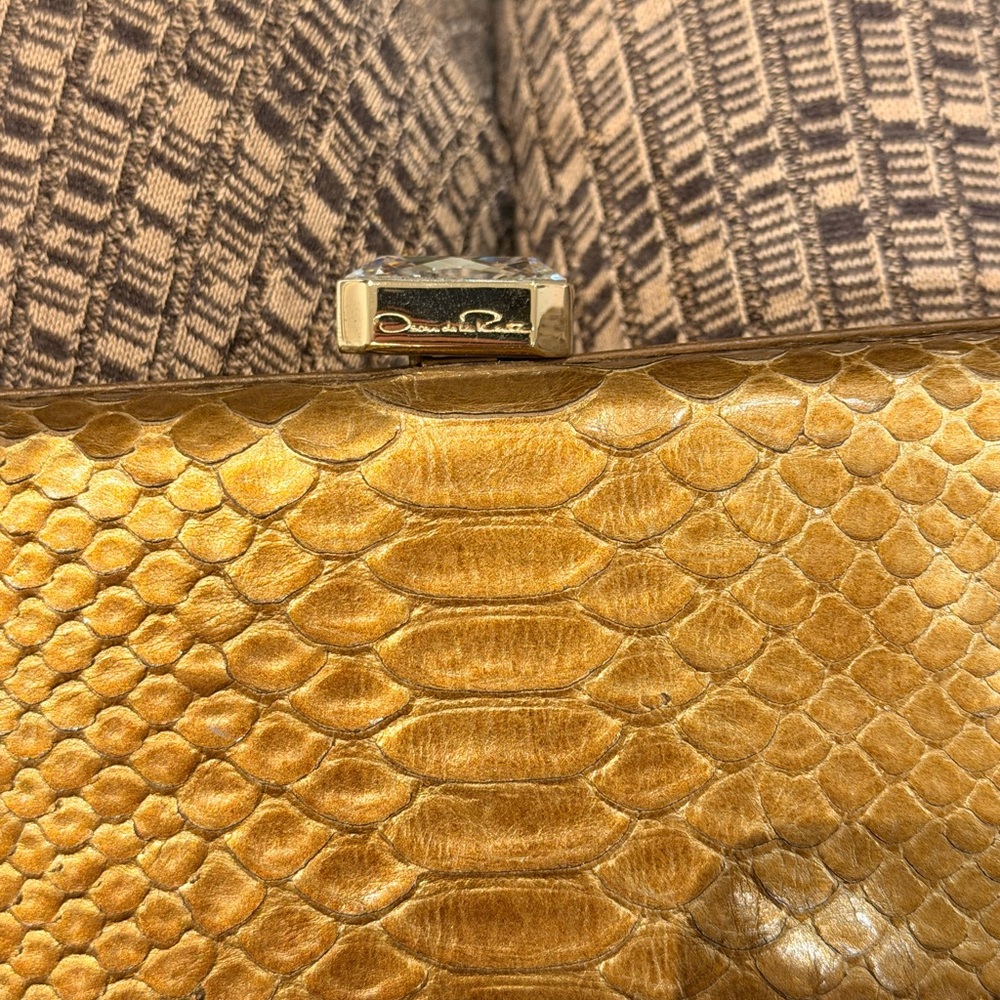 Oscar de la Renta Python Box Clutch - Picture 9 of 11